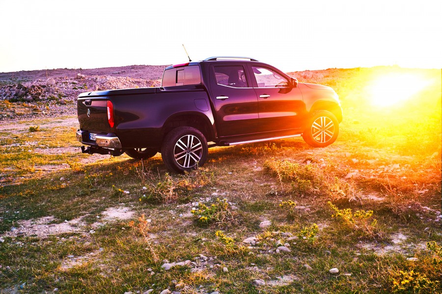 MERCEDES BENZ · X CLASS